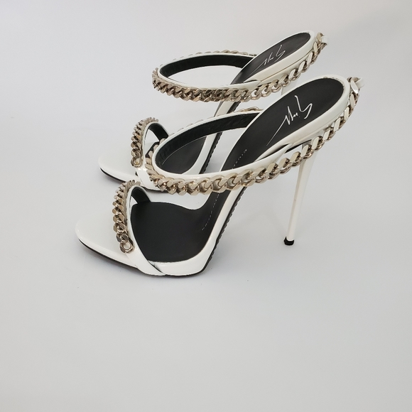 37.5 White Patent Leather Chain Link Mule Stiletto - Picture 3 of 8